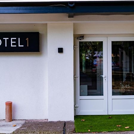 Motel1- A Megfizetheto Luxus! Dunaújváros Kültér fotó