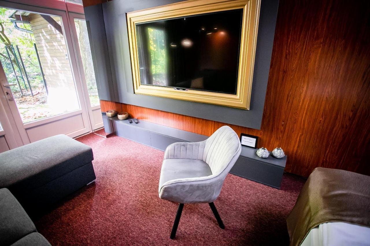 Motel1- A Megfizetheto Luxus! Dunaújváros Kültér fotó