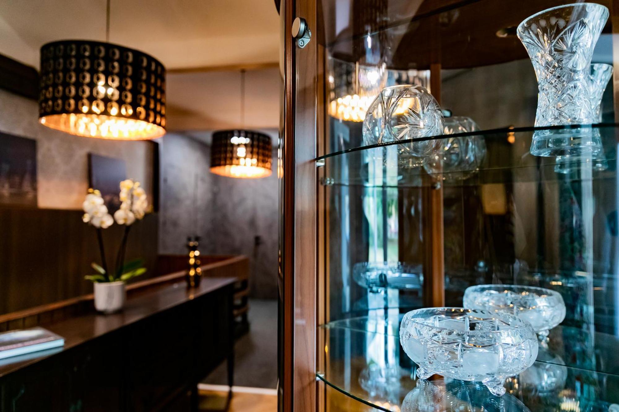 Motel1- A Megfizetheto Luxus! Dunaújváros Kültér fotó