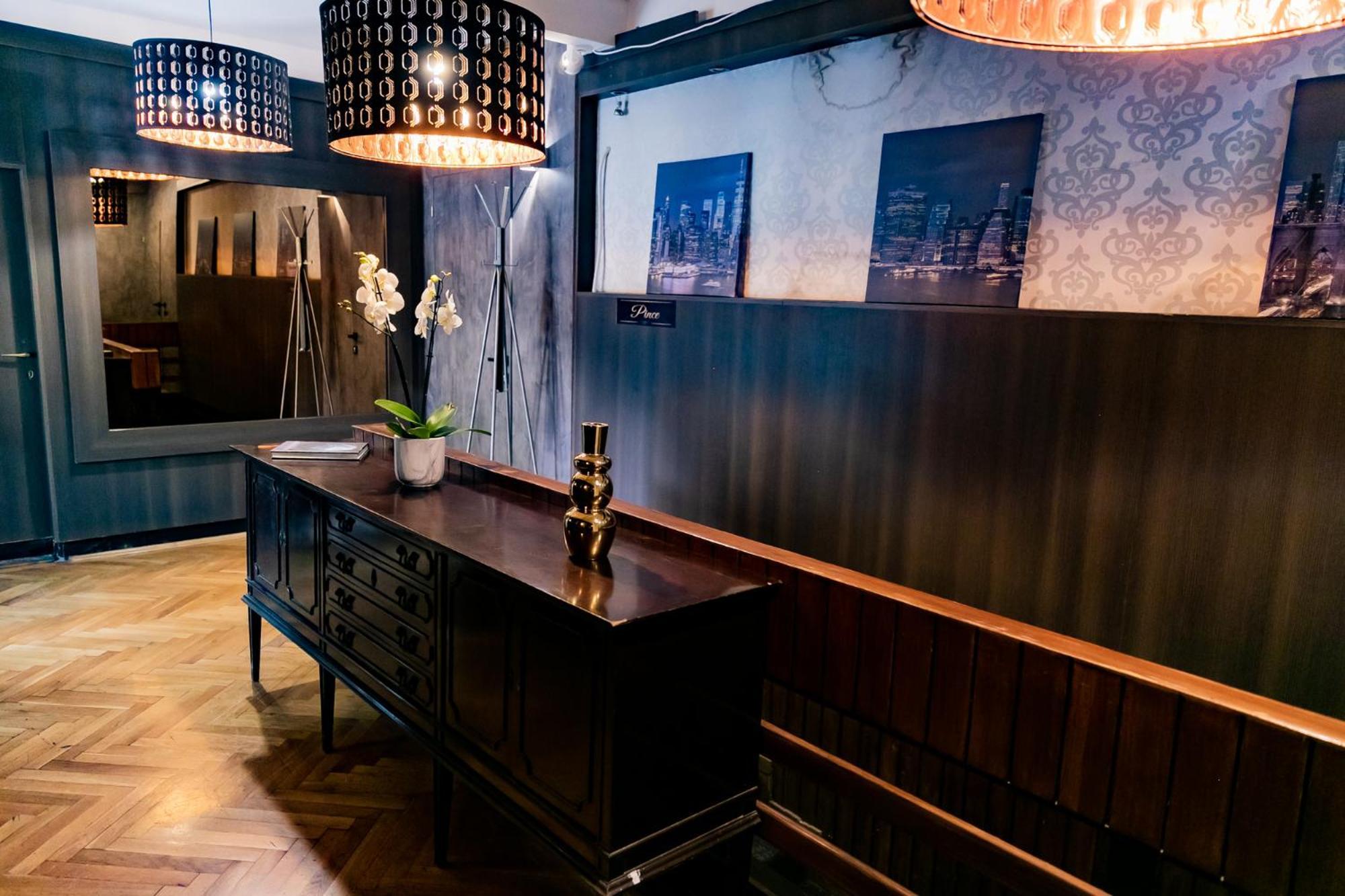 Motel1- A Megfizetheto Luxus! Dunaújváros Kültér fotó