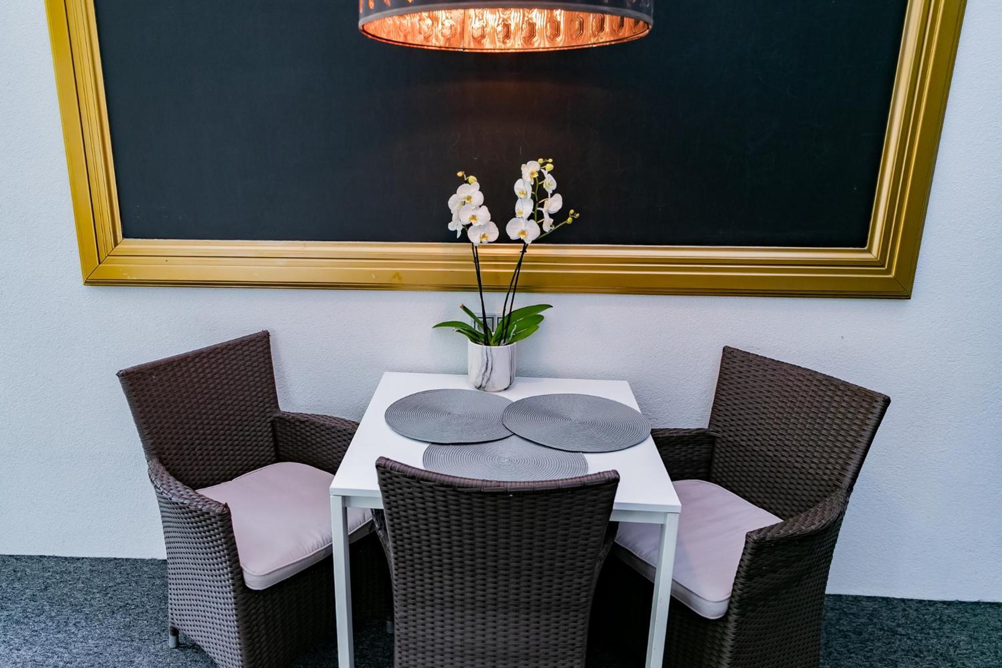 Motel1- A Megfizetheto Luxus! Dunaújváros Kültér fotó