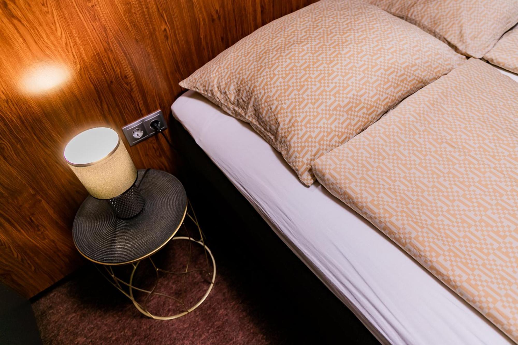 Motel1- A Megfizetheto Luxus! Dunaújváros Kültér fotó