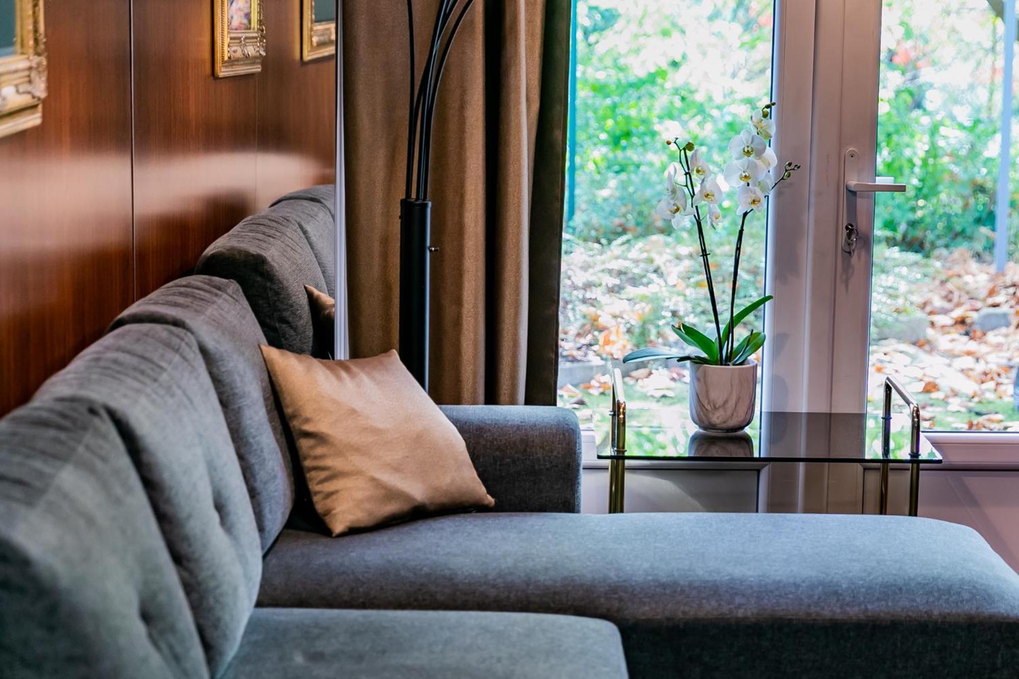 Motel1- A Megfizetheto Luxus! Dunaújváros Kültér fotó