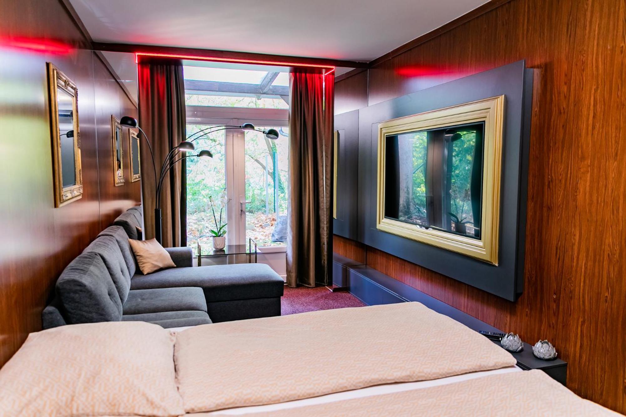 Motel1- A Megfizetheto Luxus! Dunaújváros Kültér fotó