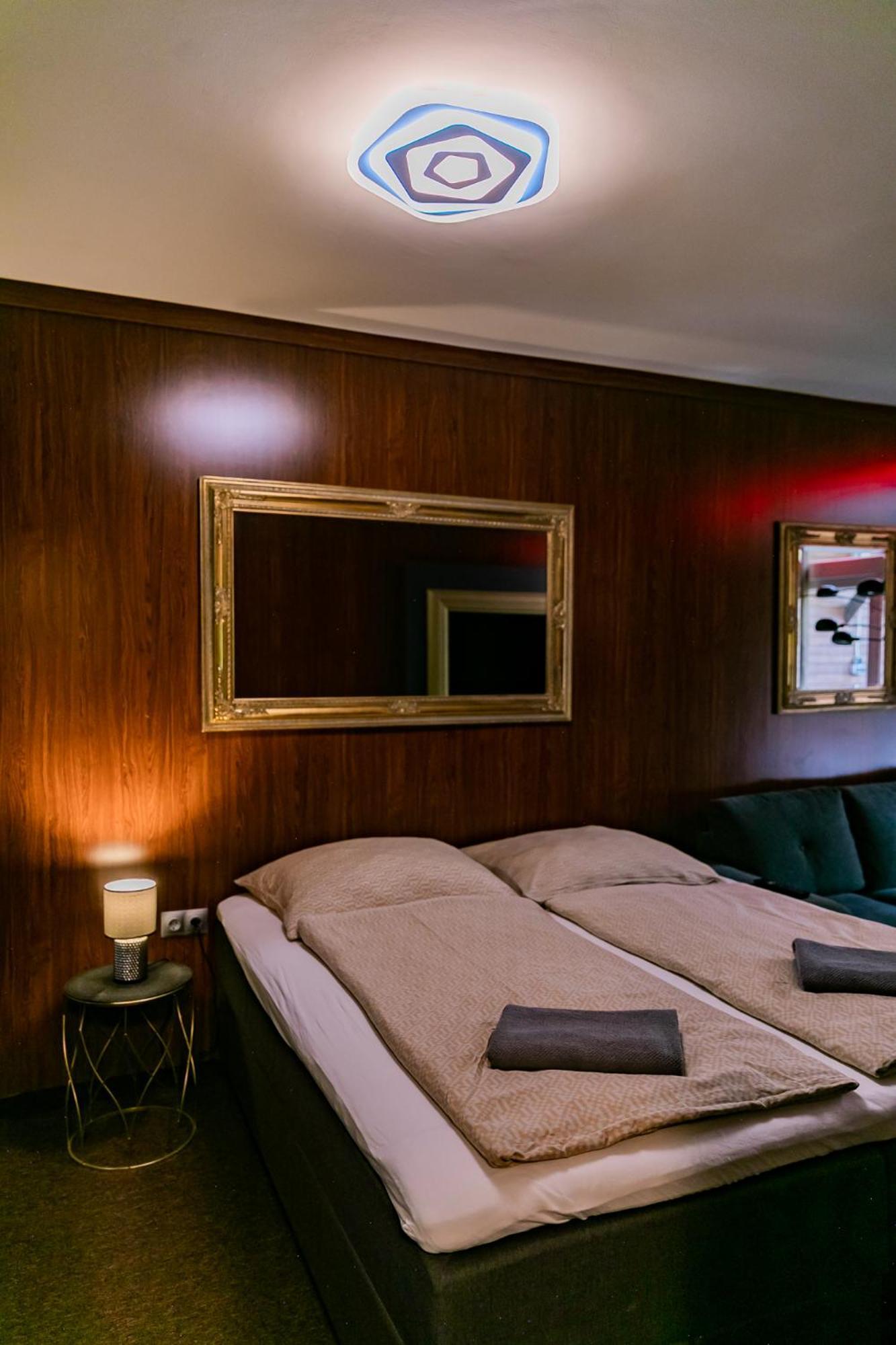 Motel1- A Megfizetheto Luxus! Dunaújváros Kültér fotó