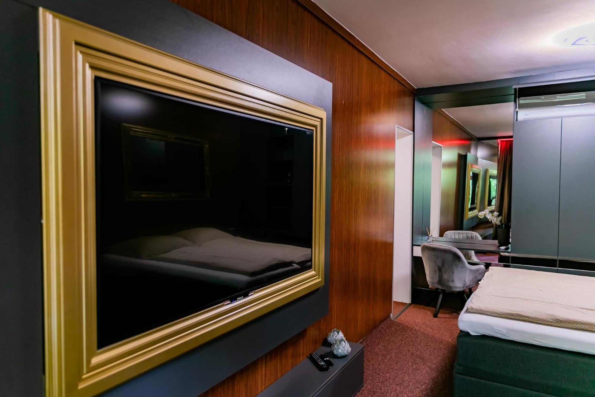 Motel1- A Megfizetheto Luxus! Dunaújváros Kültér fotó