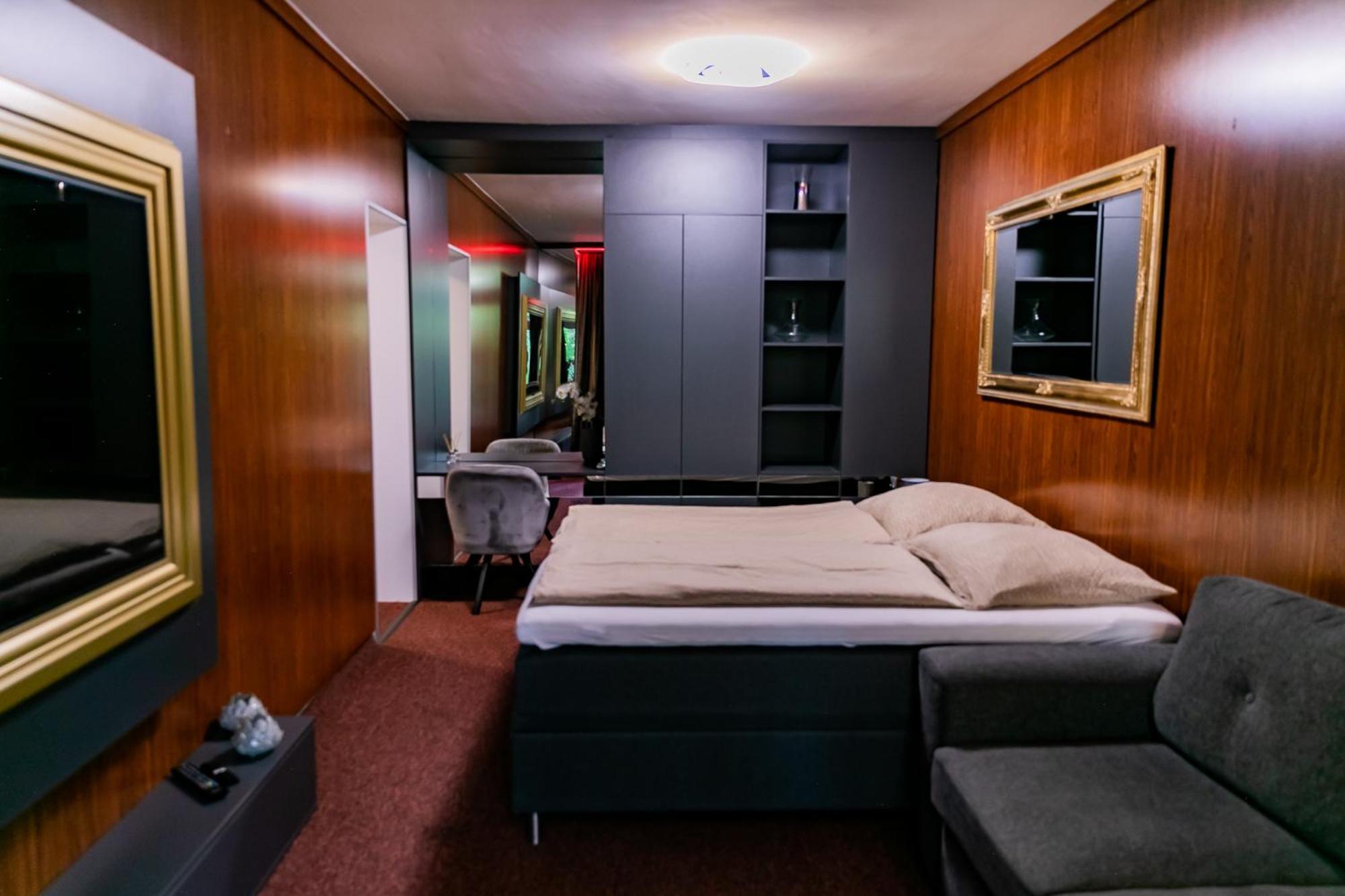 Motel1- A Megfizetheto Luxus! Dunaújváros Kültér fotó