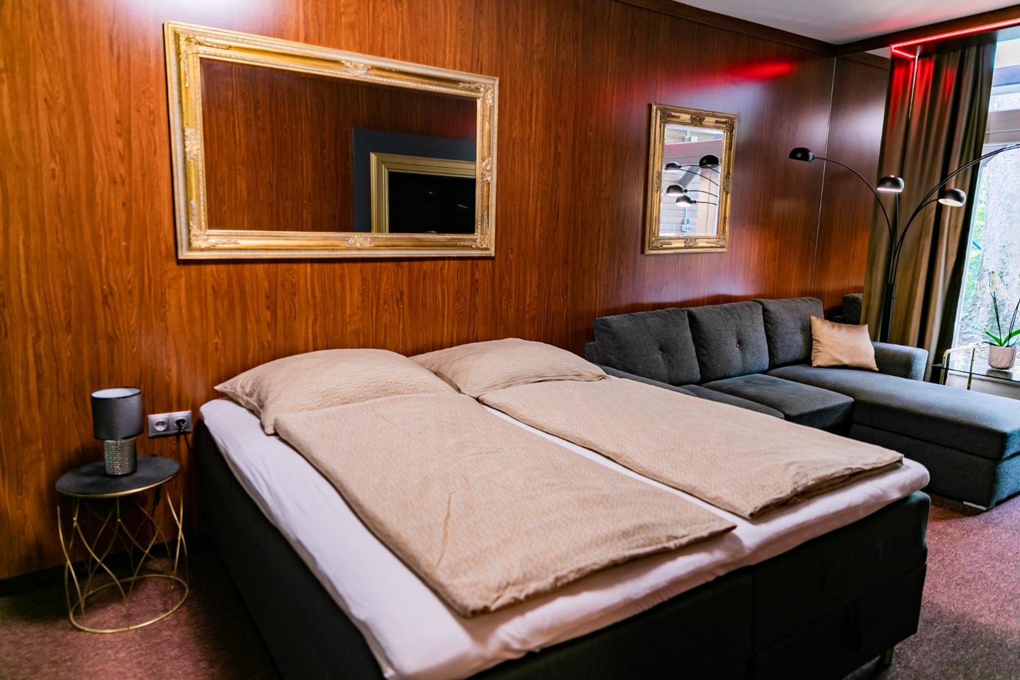 Motel1- A Megfizetheto Luxus! Dunaújváros Kültér fotó