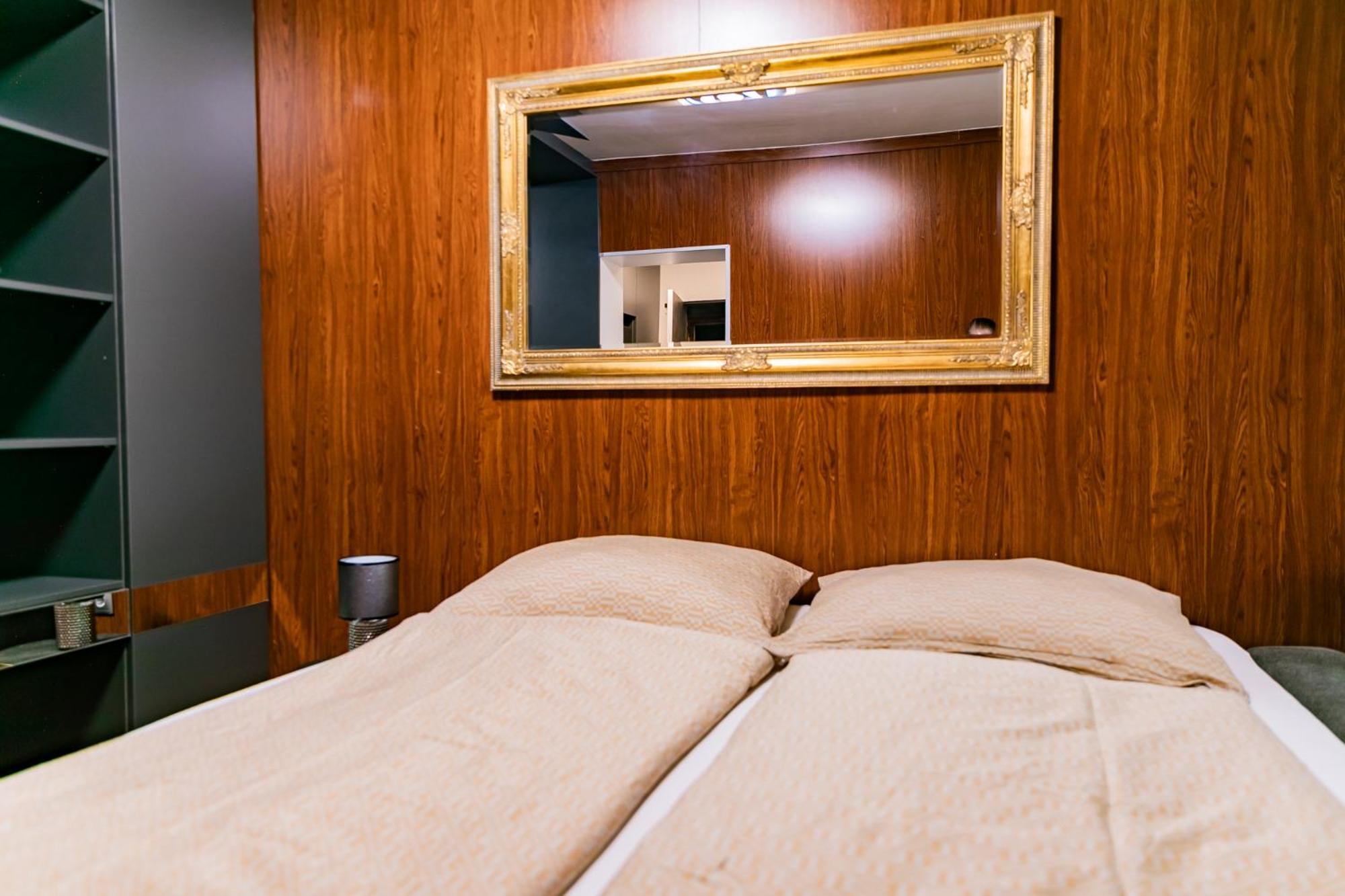 Motel1- A Megfizetheto Luxus! Dunaújváros Kültér fotó