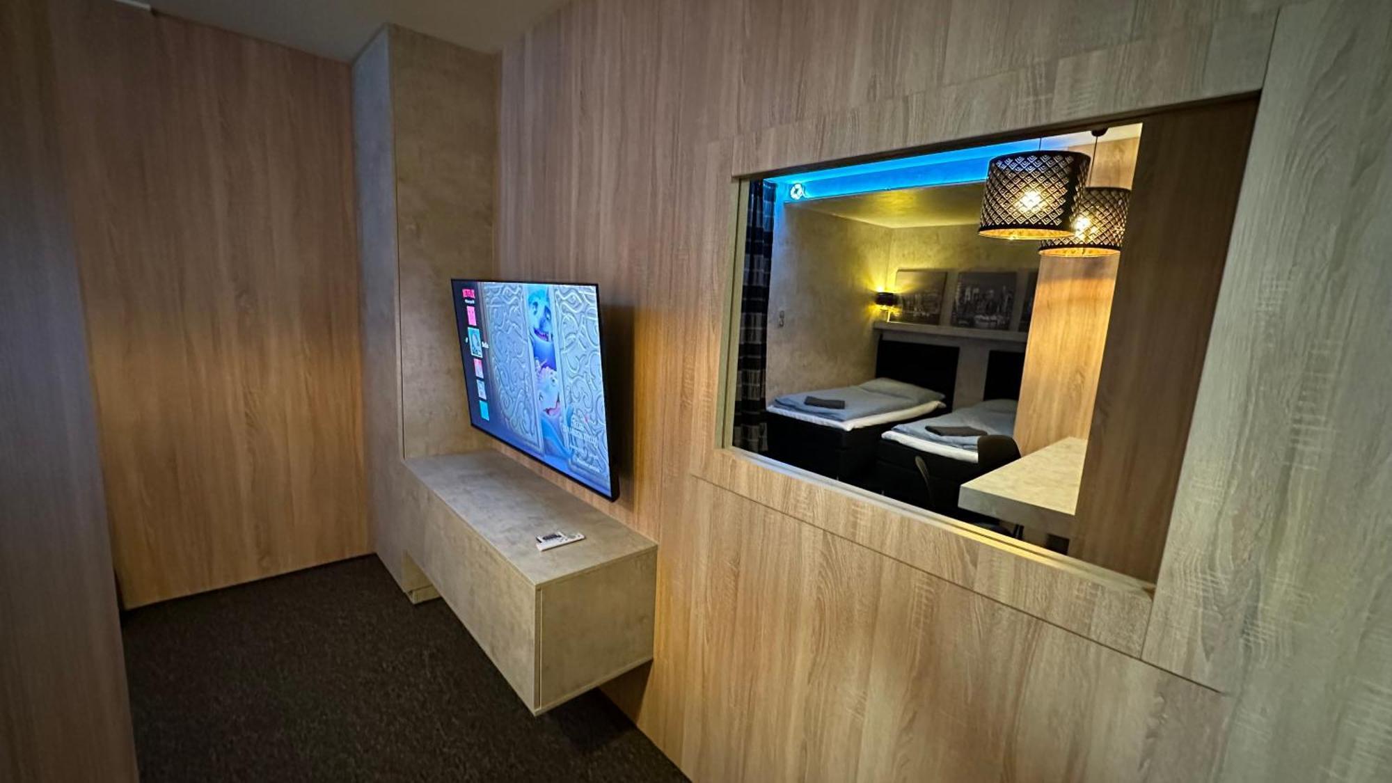 Motel1- A Megfizetheto Luxus! Dunaújváros Kültér fotó